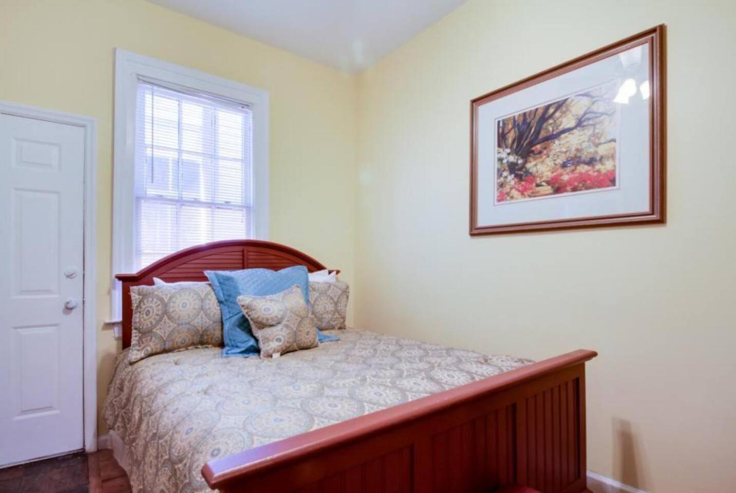 Downstairs 2bd, Downtown Apartment Savannah